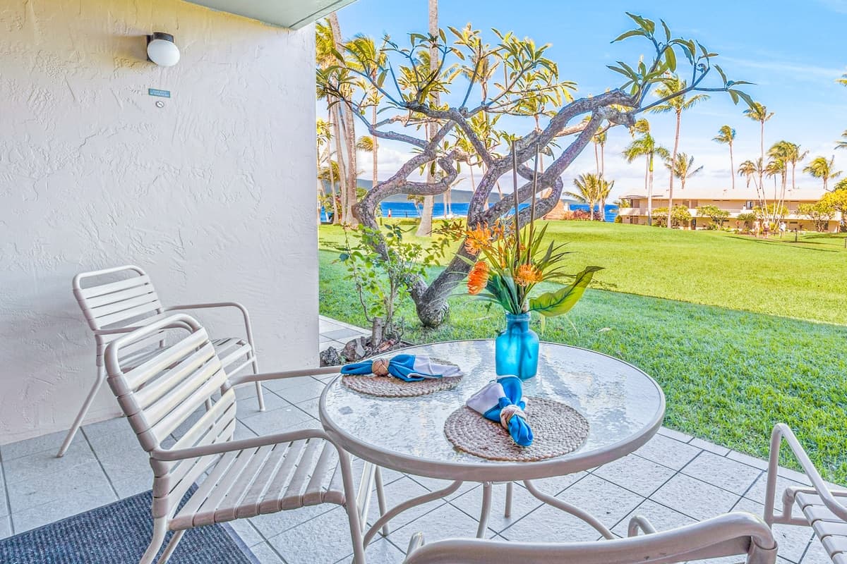 Condo in Lahaina · ★4.85 · Studio · 1 bed · 1 bath - Photo 1