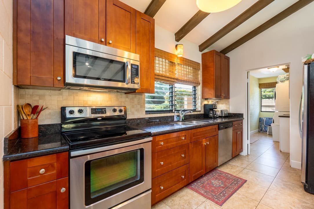 Home in Kihei · ★4.72 · 3 bedrooms · 5 beds · 2 baths - Photo 4