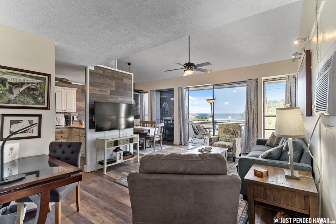 Condo in Kihei · ★4.73 · 2 bedrooms · 3 beds · 1 bath - Photo 2