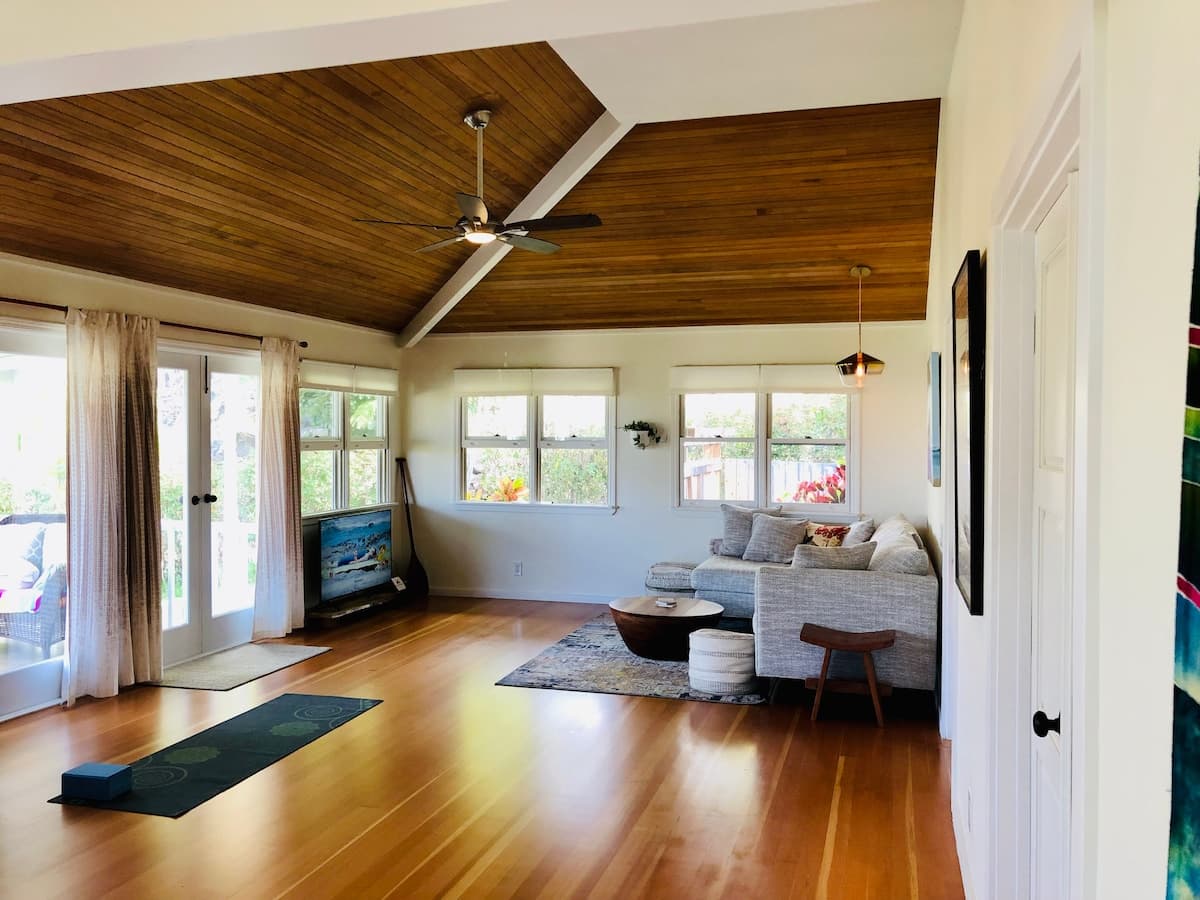 Home in Kailua-Kona · ★4.87 · 3 bedrooms · 4 beds · 2 baths - Photo 1
