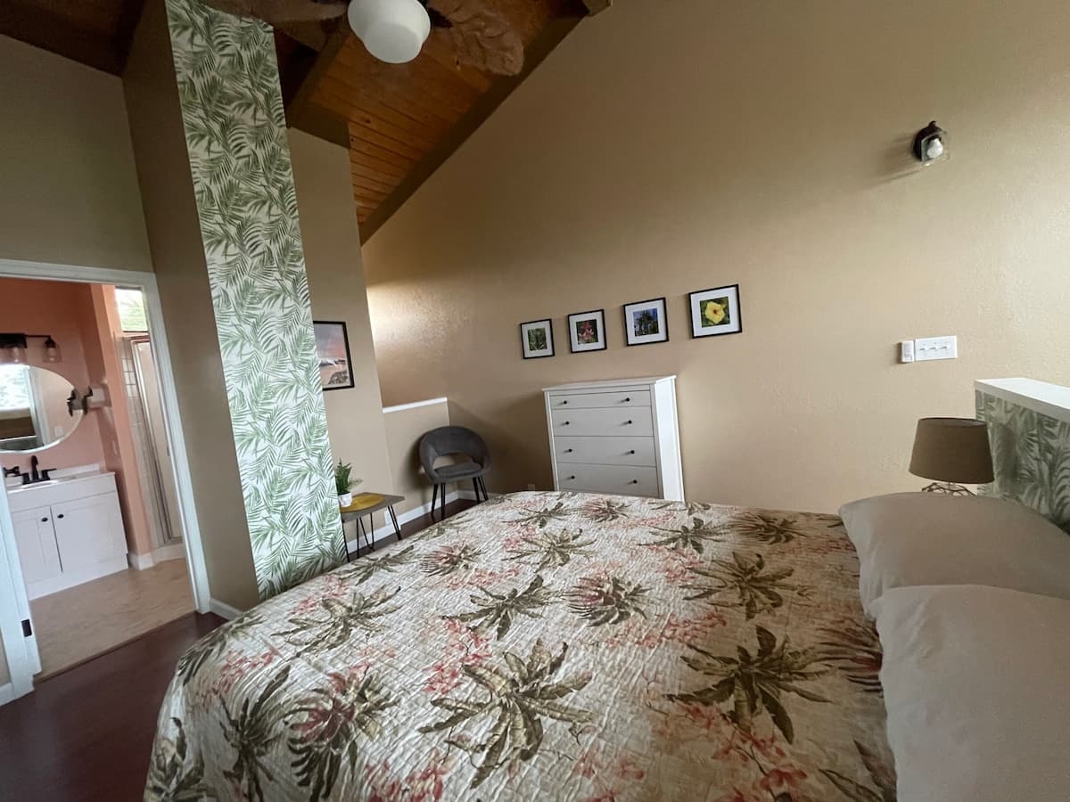 Condo in Kailua-Kona · ★4.89 · 2 bedrooms · 2 beds · 2 baths - Photo 4