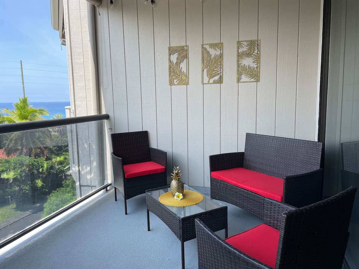 Condo in Kailua-Kona · ★4.89 · 2 bedrooms · 2 beds · 2 baths - Photo 2