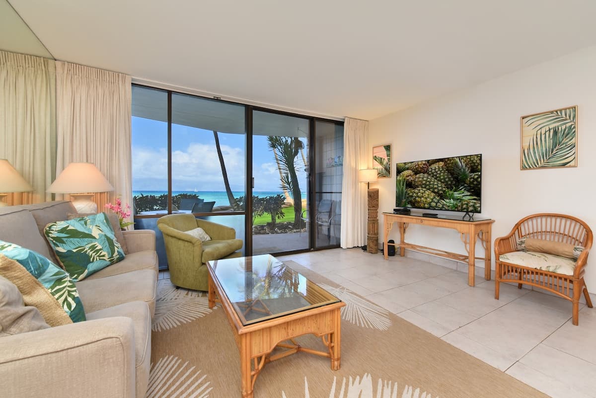 Condo in Lahaina · ★4.78 · 2 bedrooms · 5 beds · 2 private baths - Photo 2