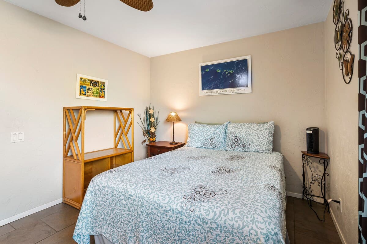 Condo in Kailua-Kona · ★4.82 · 2 bedrooms · 2 beds · 2 private baths - Photo 2