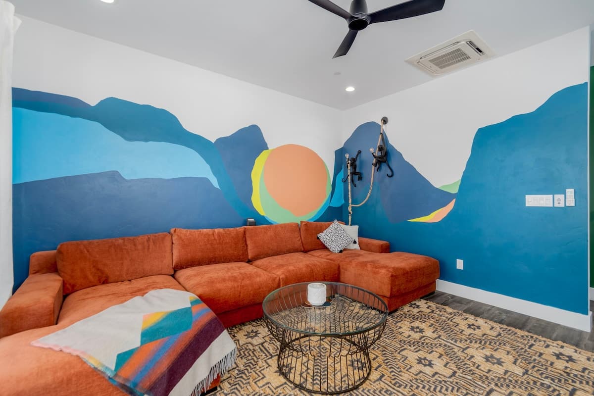 Tropical Oasis Near Downtown, 2 King Suites - Photo 3
