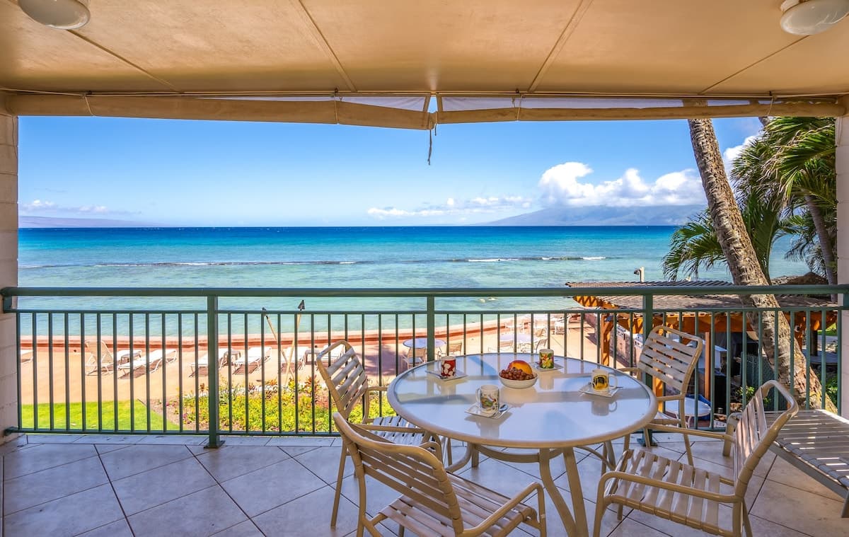 Condo in Lahaina · ★4.89 · 2 bedrooms · 5 beds · 2 private baths - Photo 1
