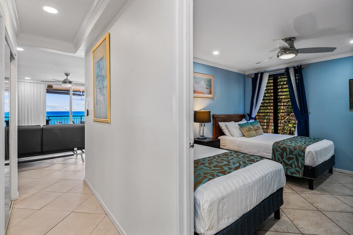 Condo in Lahaina · ★4.89 · 2 bedrooms · 5 beds · 2 private baths - Photo 2