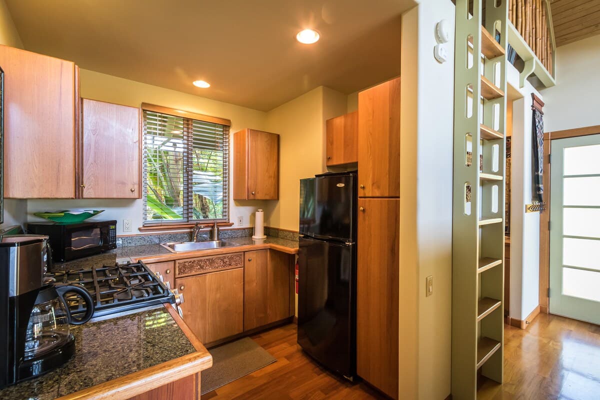 Home in Makawao · ★4.99 · 1 bedroom · 1 bed · 1 bath - Photo 2