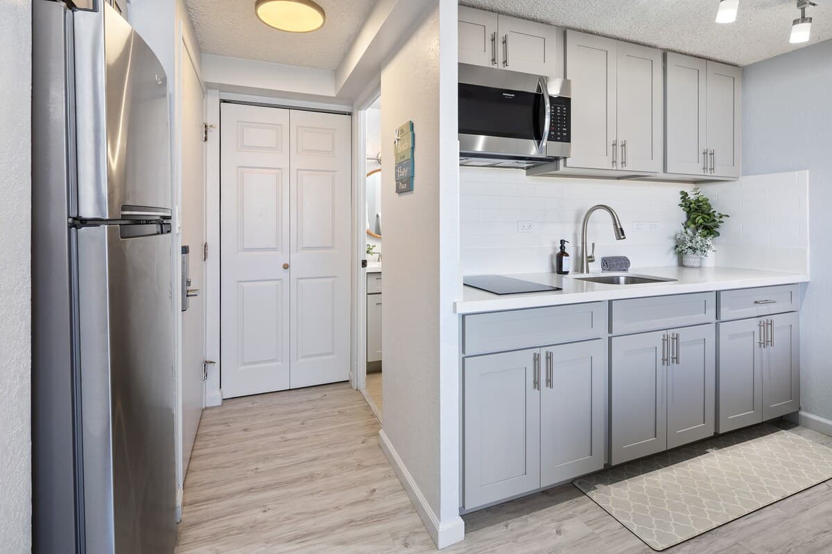 Condo in Honolulu · ★4.73 · 1 bedroom · 1 bed · 1 private bath - Photo 3