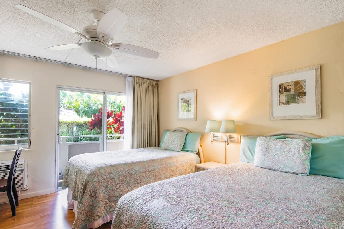 Condo in Kapaa · ★4.0 · 1 bedroom · 2 beds · 1 bath - Photo 2