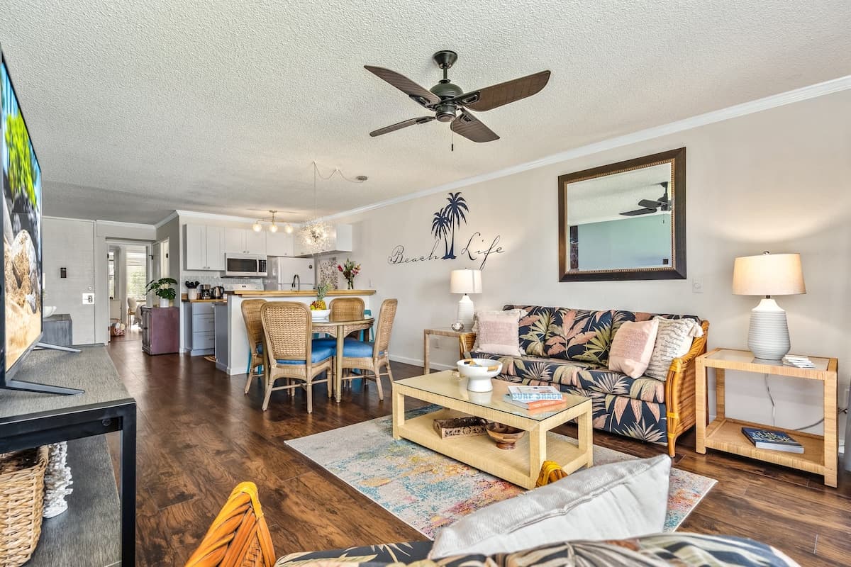 Condo in Kihei · ★4.8 · 1 bedroom · 2 beds · 1 private bath - Photo 1