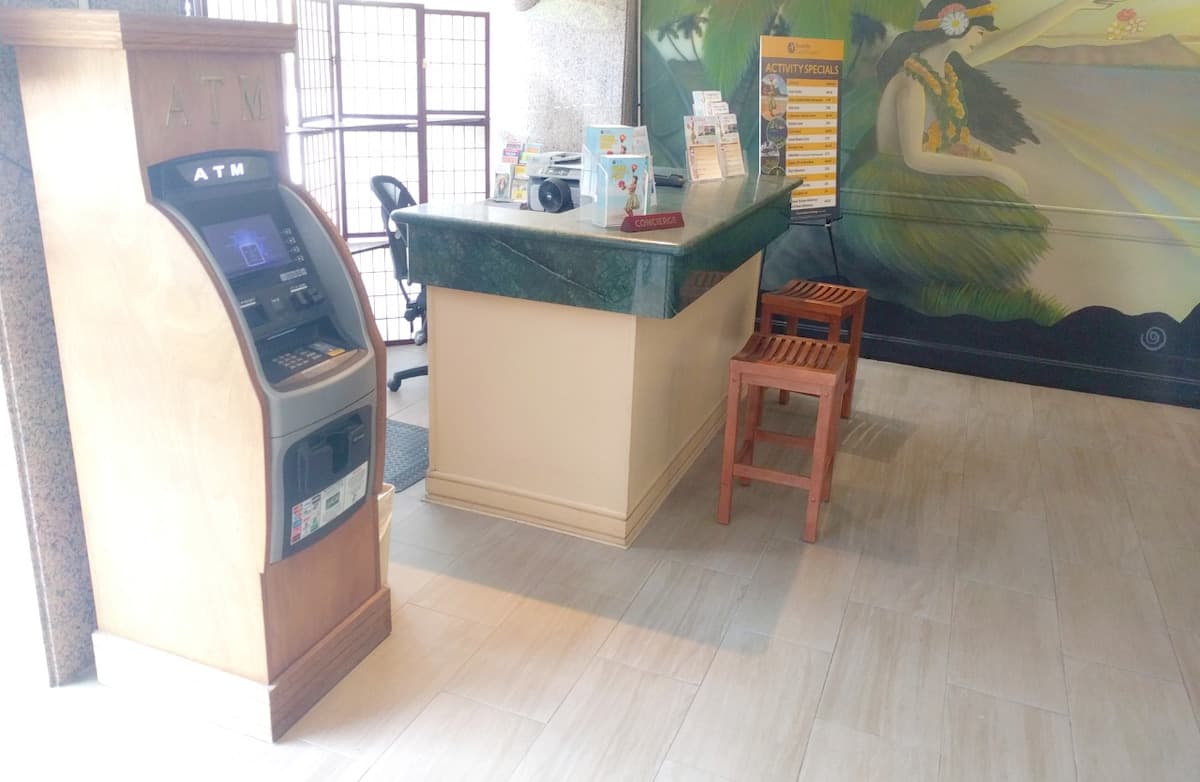Condo in Honolulu · ★4.91 · 1 bedroom · 1 bed · 1 private bath - Photo 2