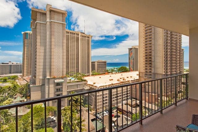 Condo in Honolulu · ★4.91 · 1 bedroom · 1 bed · 1 private bath - Photo 3