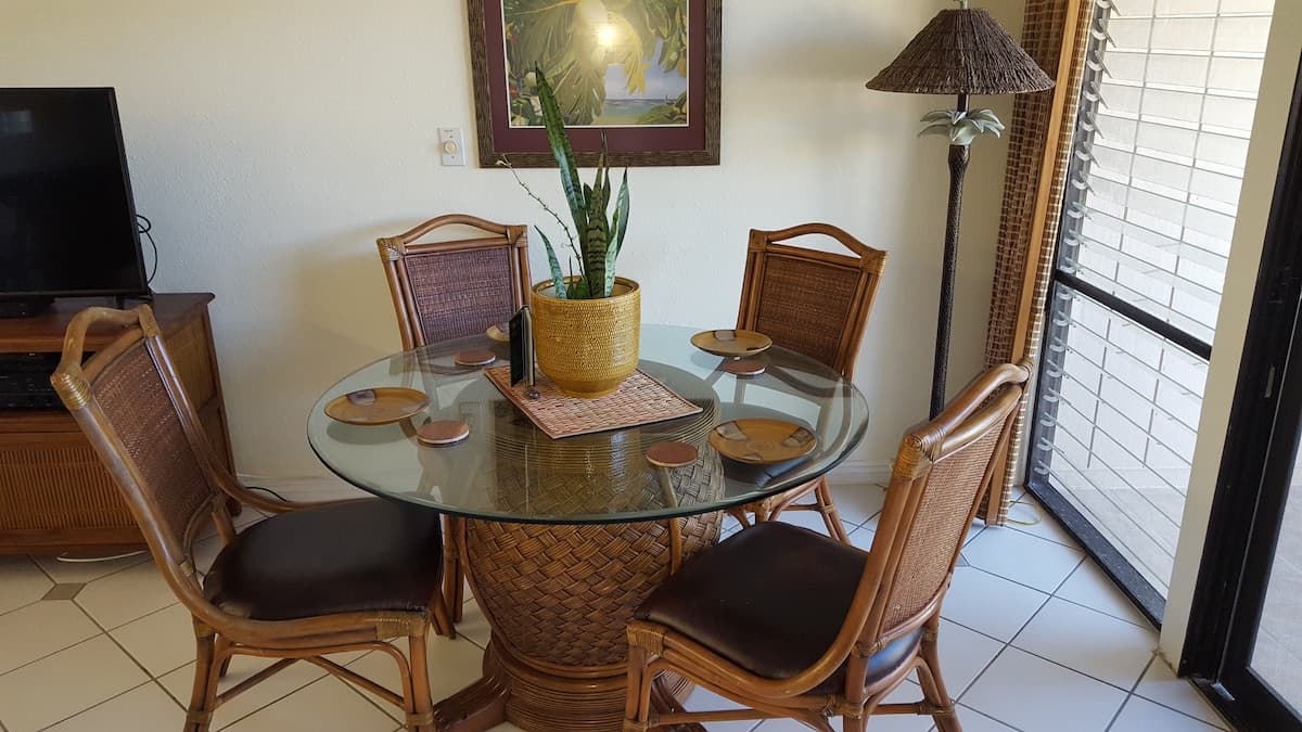 Sea Village, 2 bed/2 bath condo on Alii drive - Photo 4