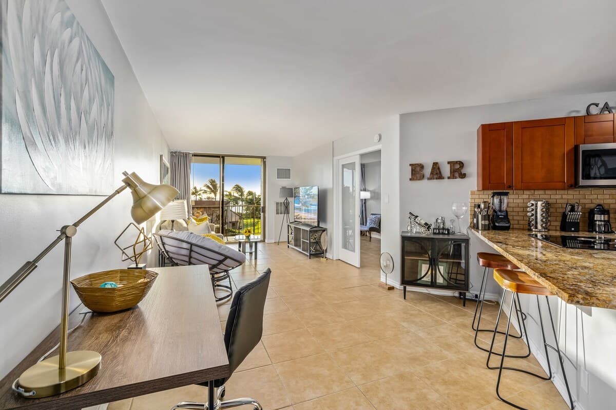 Condo in Kihei · ★4.88 · 1 bedroom · 2 beds · 1 private bath - Photo 5