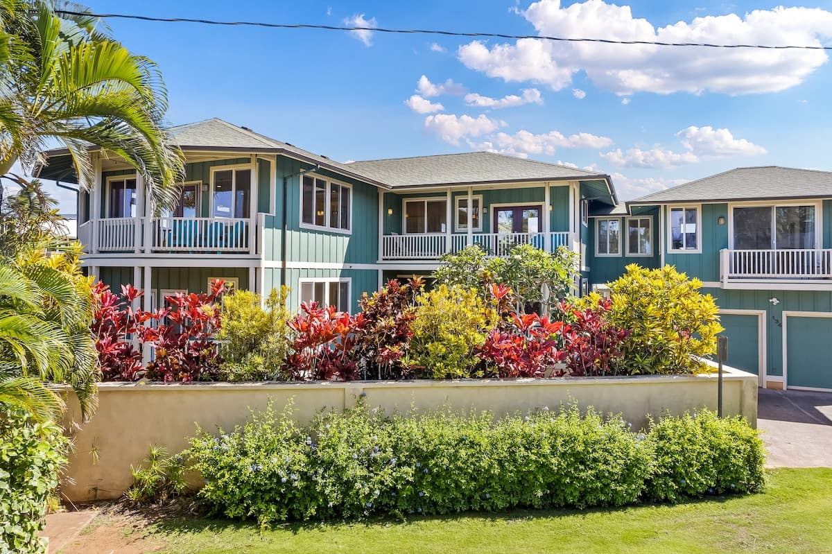 Home in Paia · ★4.91 · 6 bedrooms · 8 beds · 4.5 baths - Photo 3