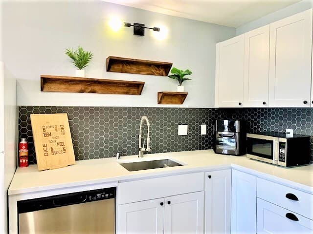 Guesthouse in Kailua-Kona · ★4.99 · 1 bedroom · 2 beds · 1 bath - Photo 5