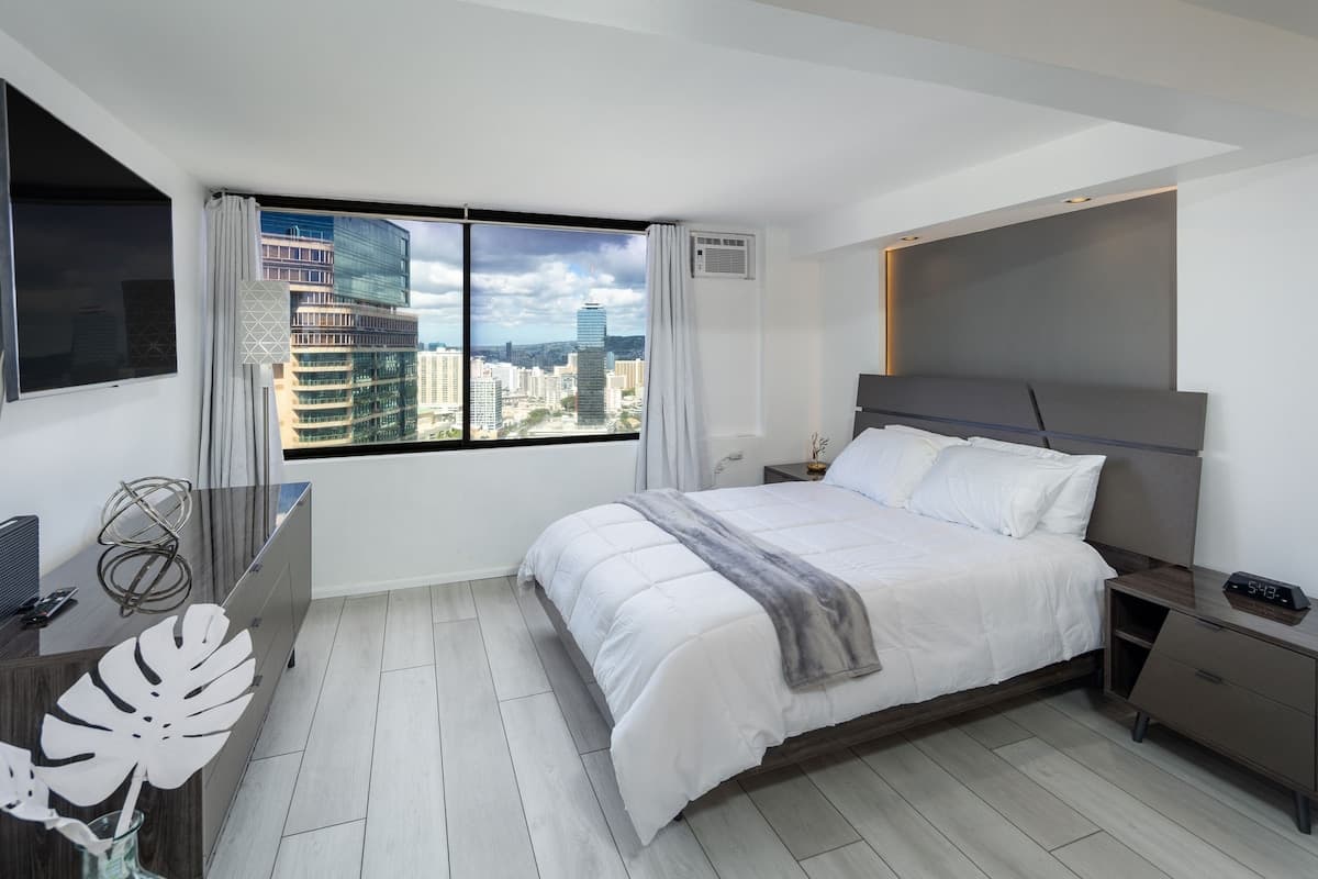 New Modern Gorgeous Views Full Kitchen Waikiki - Photo 1