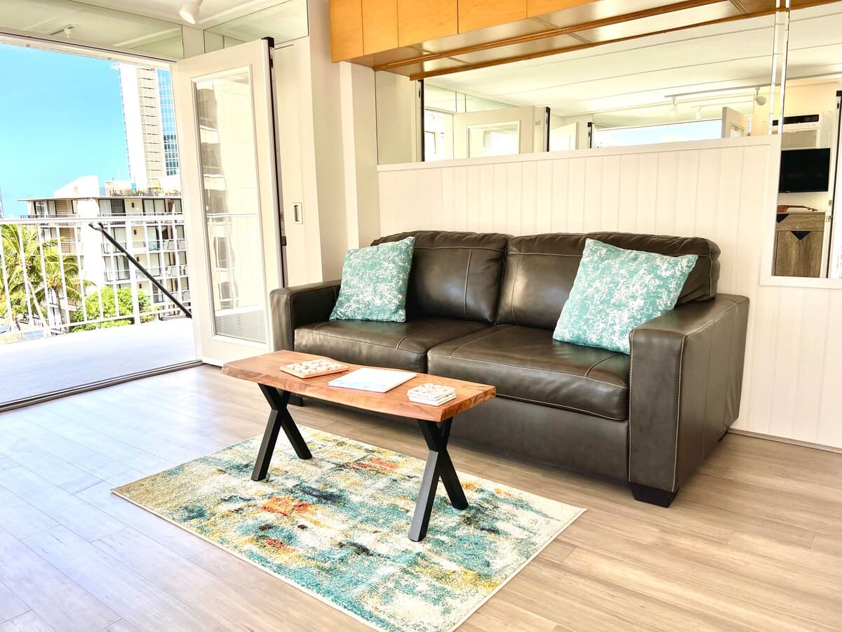 Condo in Honolulu · ★4.89 · Studio · 2 beds · 1 private bath - Photo 5