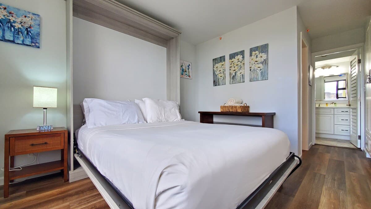 WB 2403 - T1, 1 Bedroom unit at Waikiki Banyan - Photo 2