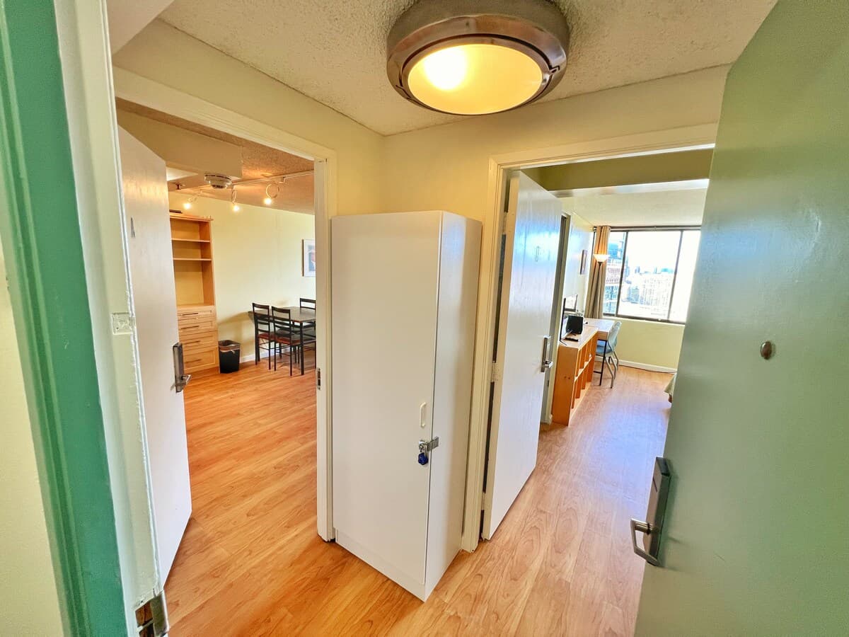 Condo in Honolulu · ★4.68 · 2 bedrooms · 3 beds · 2 private baths - Photo 4