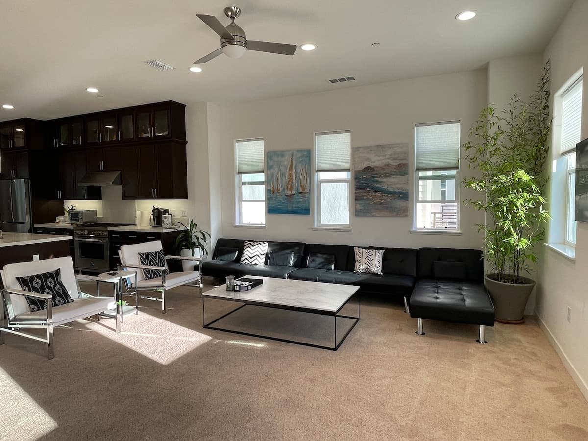 New Luxury Home in Evergreen, 2500+ Sqft - Photo 5