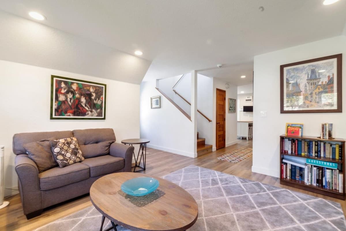 Cozy Beachside Retreat, 2 Blocks to Sand - Photo 3