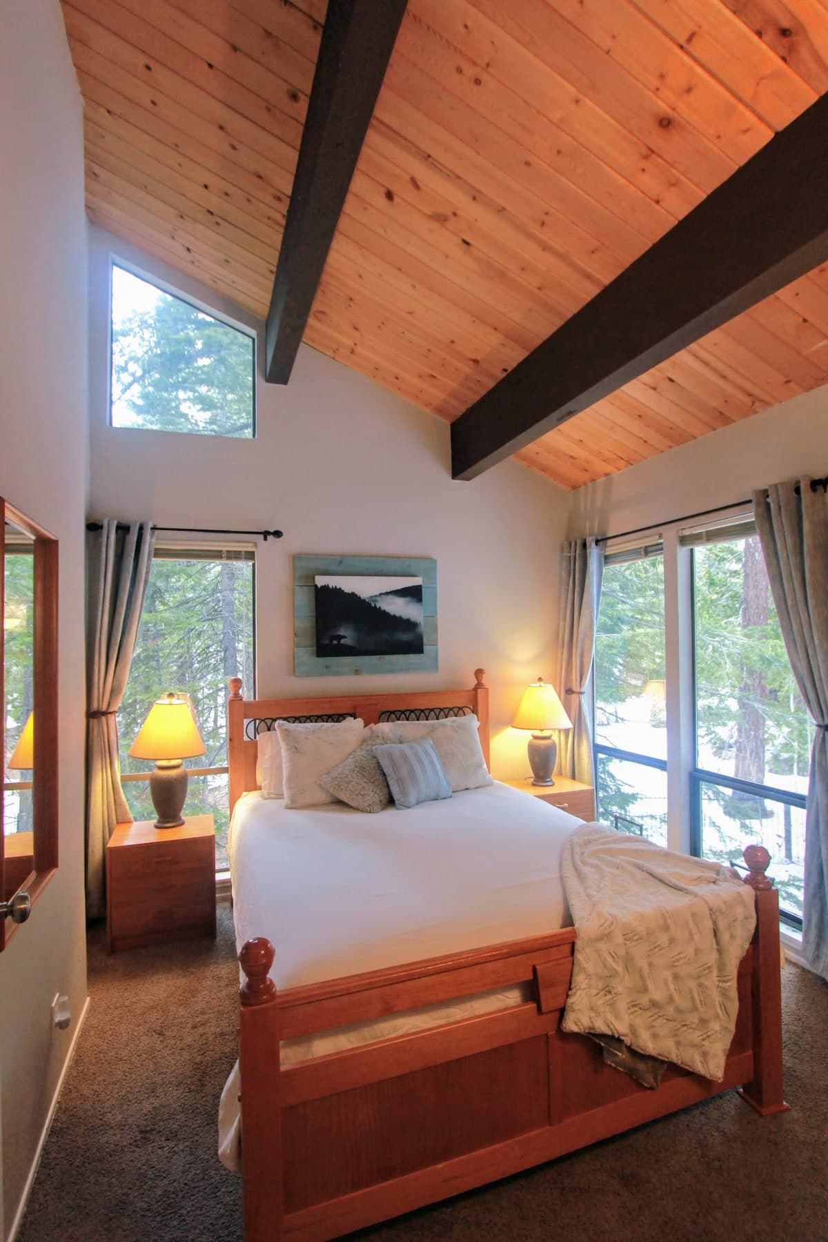 Forest-View Townhome 1 Mi to Beach, 7 Mi to Skiing - Photo 4