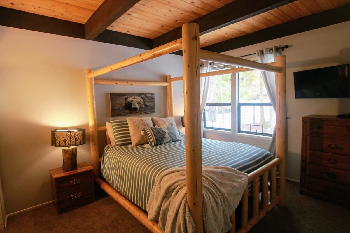 Forest-View Townhome 1 Mi to Beach, 7 Mi to Skiing - Photo 2