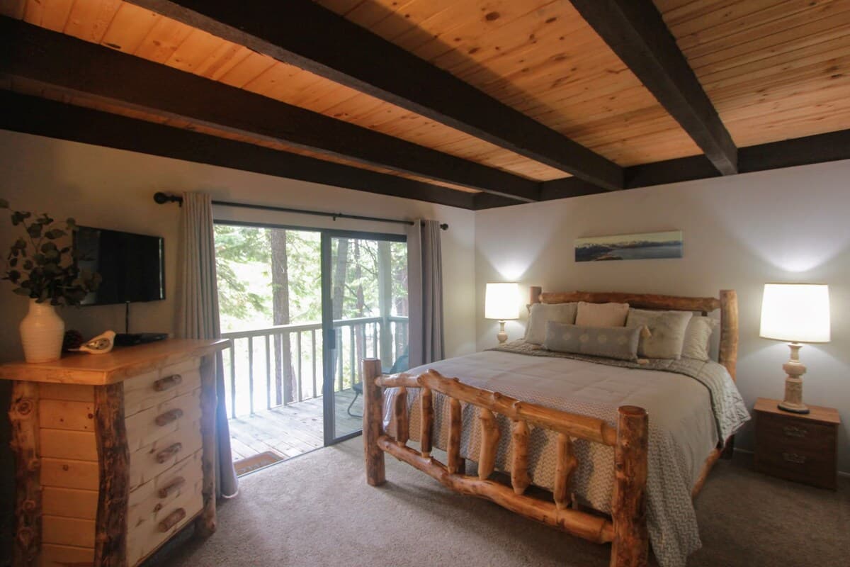 Forest-View Townhome 1 Mi to Beach, 7 Mi to Skiing - Photo 3