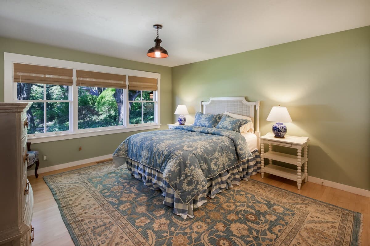 Luxury Pool & Hot Tub with Vineyard Views - Photo 2