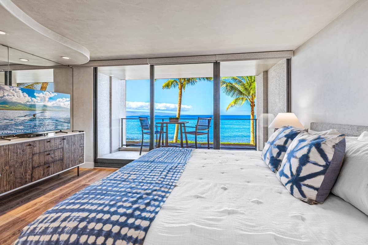 Condo in Lahaina · ★5.0 · Studio · 1 bed · 1 bath - Photo 2