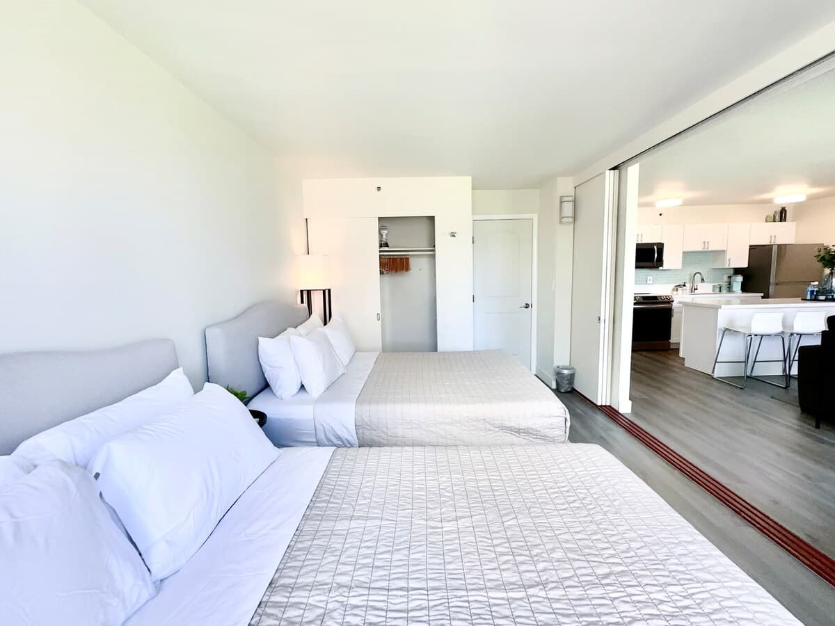 Free Parking-Waikiki Banyan Cozy 1BR Near Beach! - Photo 2