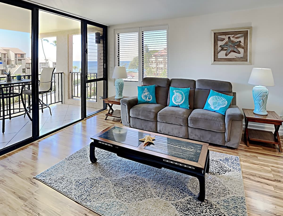 Condo in Kihei · ★4.82 · 2 bedrooms · 3 beds · 2 private baths - Photo 4
