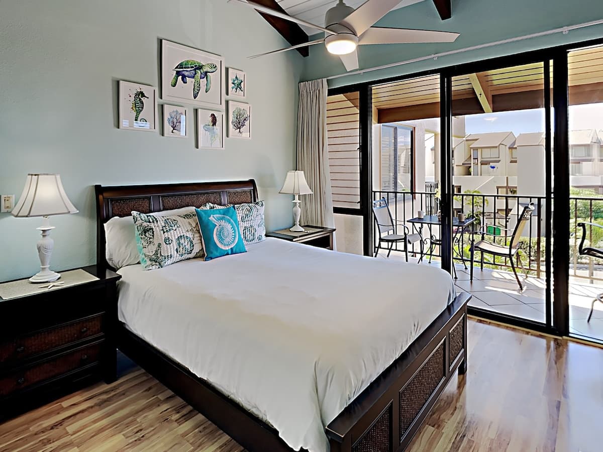 Condo in Kihei · ★4.82 · 2 bedrooms · 3 beds · 2 private baths - Photo 2