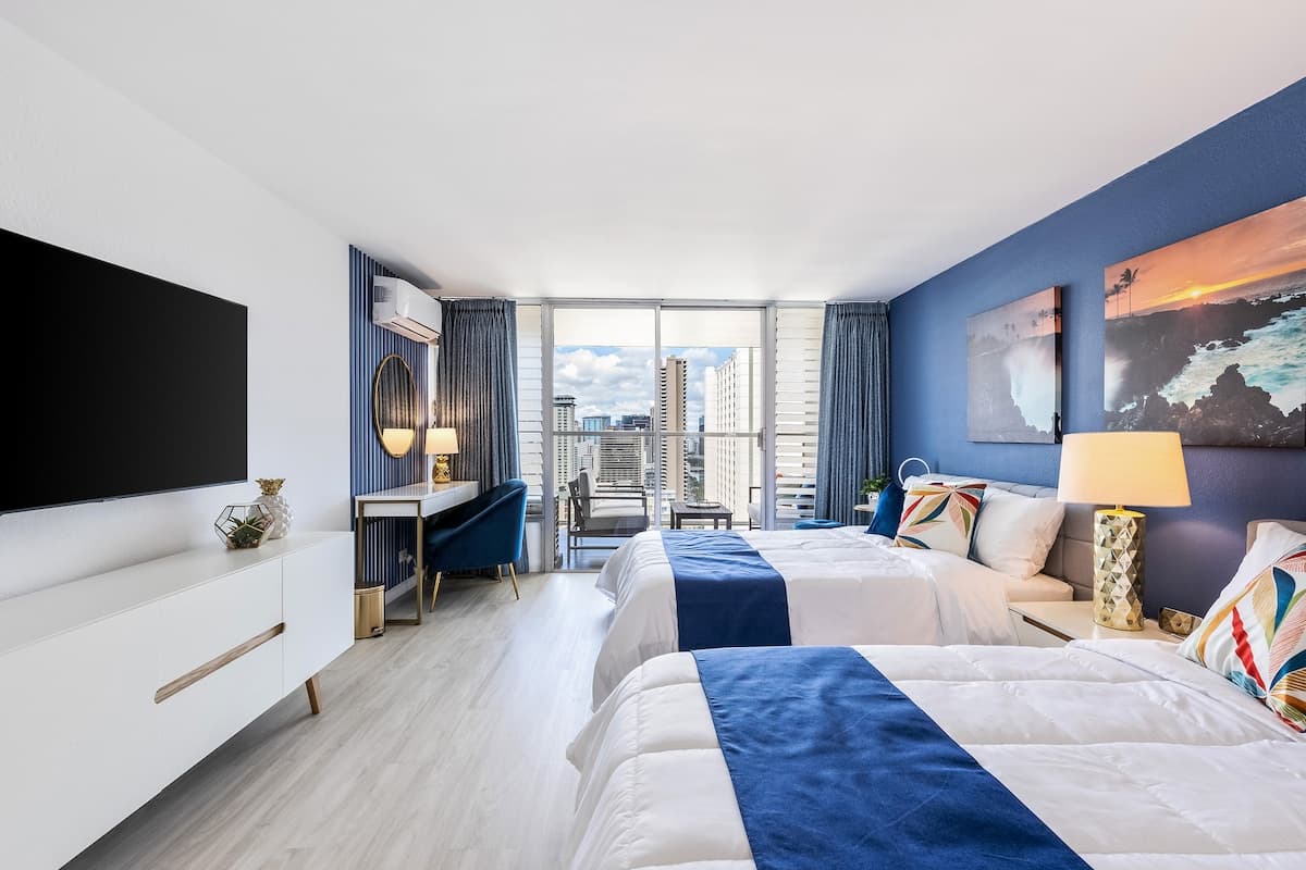 Condo in Honolulu · ★4.84 · Studio · 2 beds · 1 shared bath - Photo 3