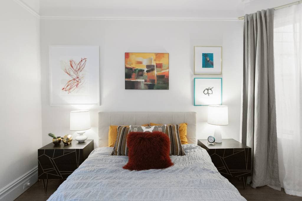 Edwardian Condo with Tranquil Garden - Photo 4