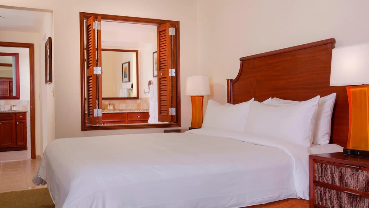 Condo in Kapolei · ★5.0 · 2 bedrooms · 4 beds · 2 private baths - Photo 1