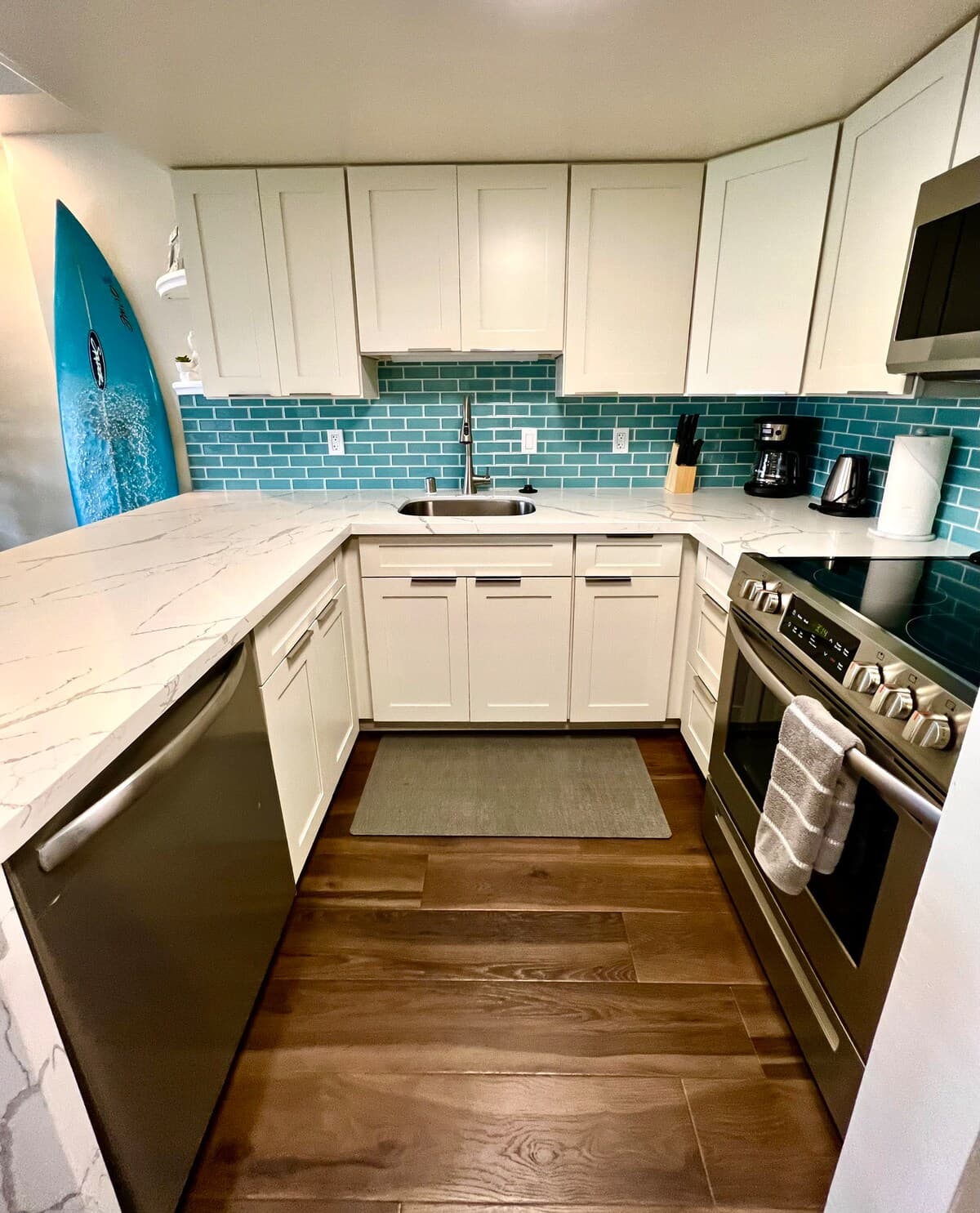Modern Luxury 1BR· City View · Steps To Beach - Photo 4
