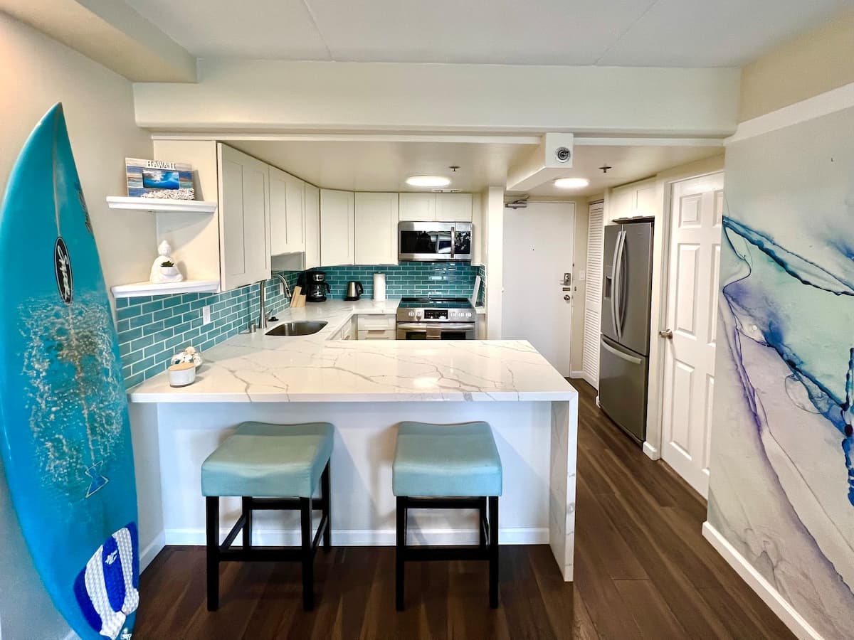 Modern Luxury 1BR· City View · Steps To Beach - Photo 5
