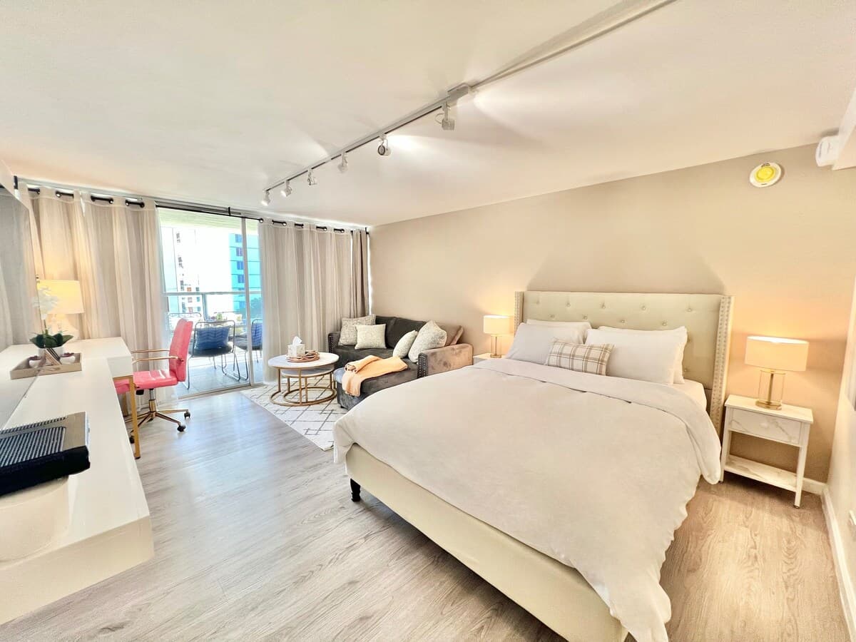Charming & Cozy Queen Studio in Central Waikiki! - Photo 4