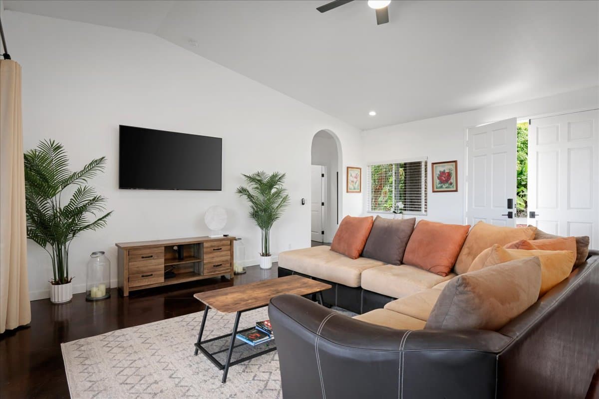 Home in Kailua-Kona · ★4.98 · 3 bedrooms · 5 beds · 2.5 private baths - Photo 3