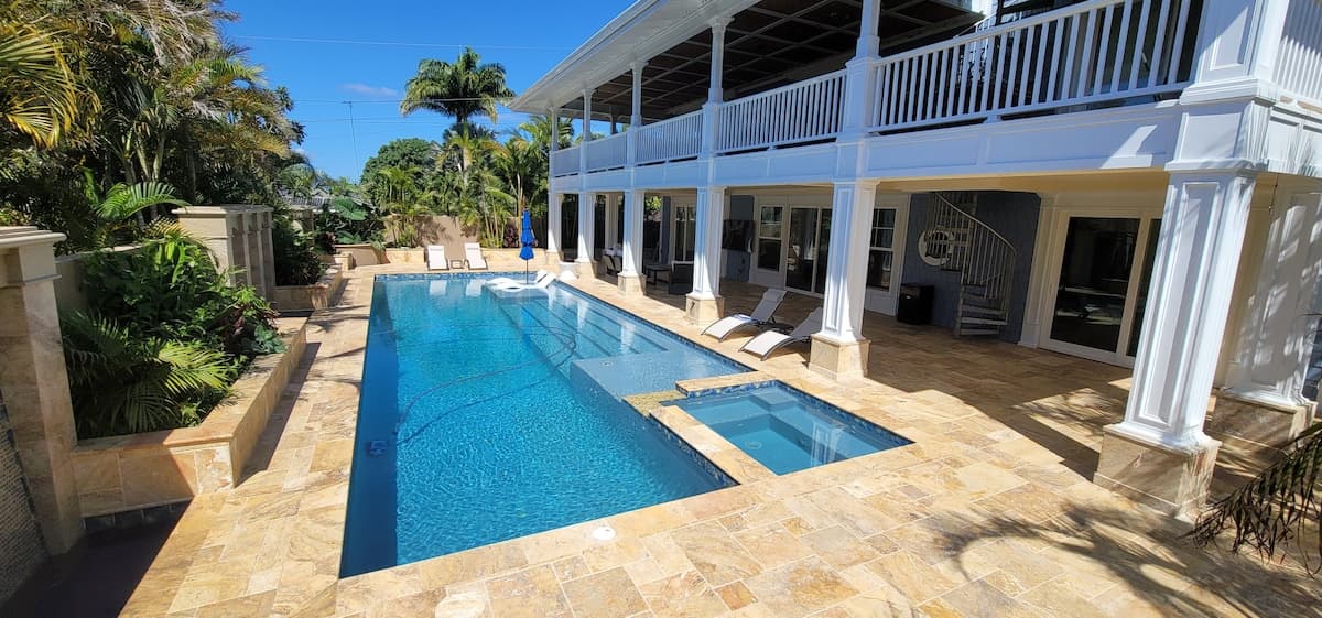 Villa in Kihei · ★5.0 · 6 bedrooms · 9 beds · 5 baths - Photo 2