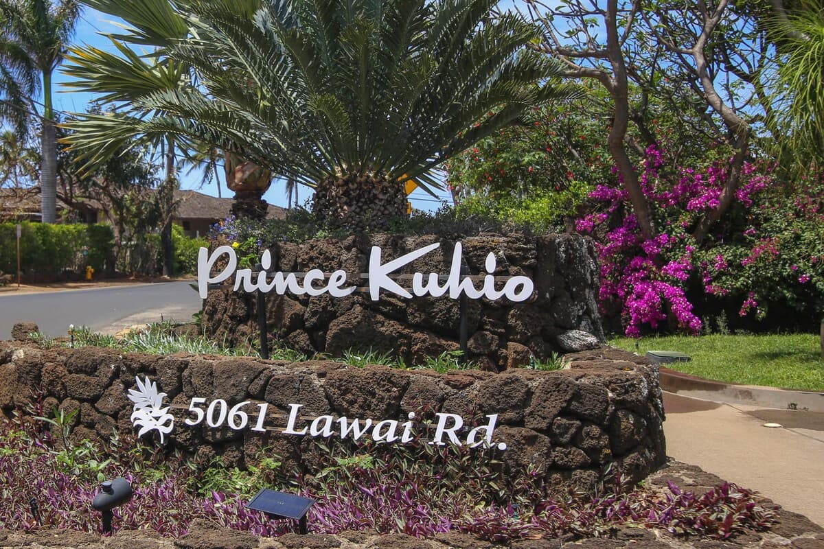 Condo in Koloa · ★4.84 · 1 bedroom · 1 bed · 1 bath - Photo 2