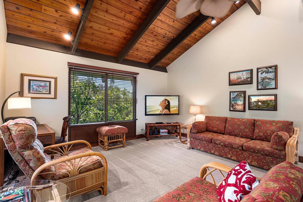 Condo in Kailua-Kona · ★4.95 · 2 bedrooms · 4 beds · 2 baths - Photo 2