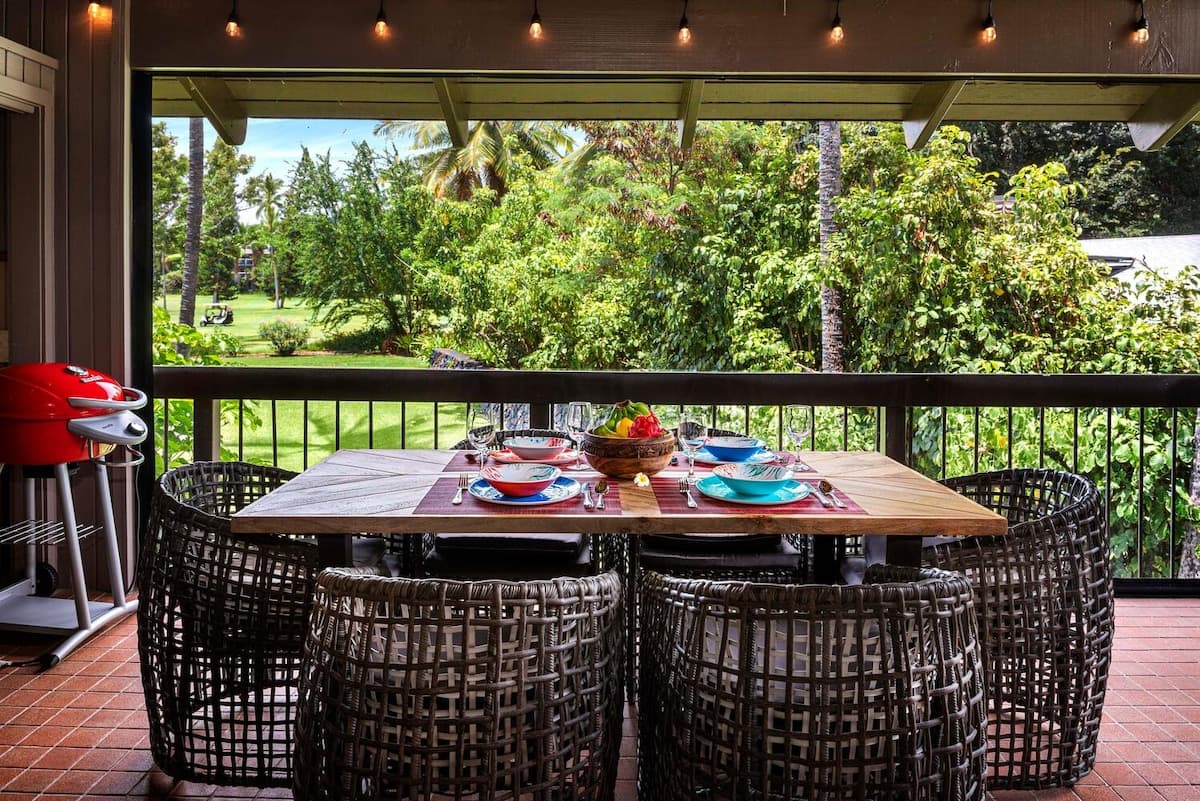 Condo in Kailua-Kona · ★4.95 · 2 bedrooms · 4 beds · 2 baths - Photo 3