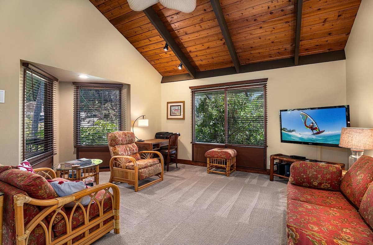 Condo in Kailua-Kona · ★4.95 · 2 bedrooms · 4 beds · 2 baths - Photo 4