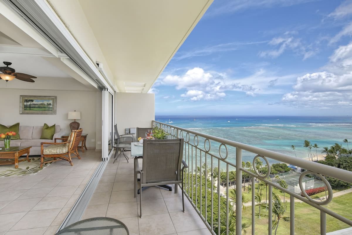 Condo in Honolulu · ★4.67 · 1 bedroom · 2 beds · 1 private bath - Photo 3