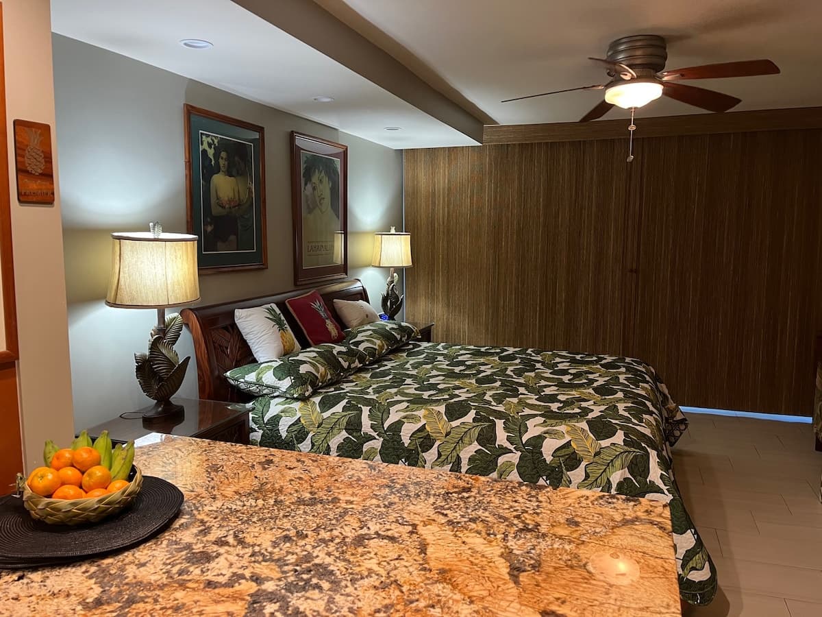 Beachfront Condo Lahaina Shores. Fully upgraded! - Photo 4
