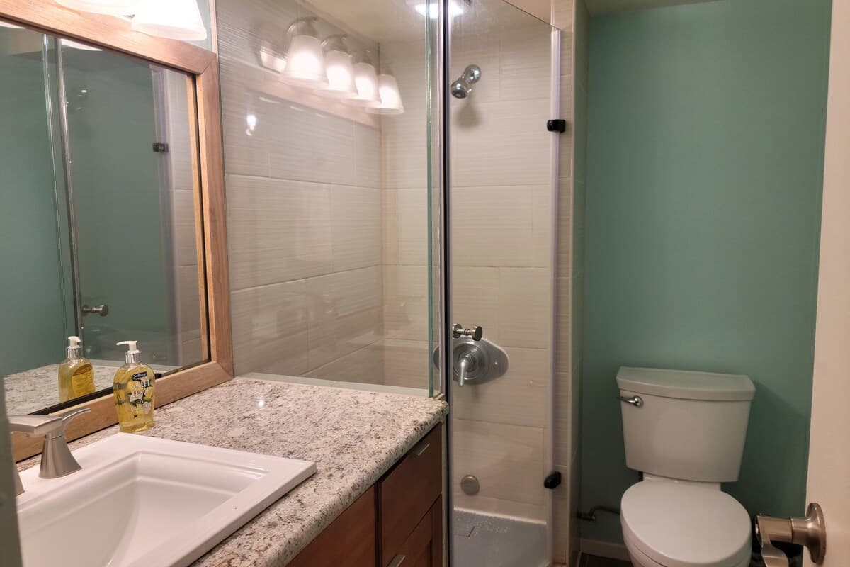 Condo in Honolulu · ★4.83 · 1 bedroom · 2 beds · 1 private bath - Photo 5